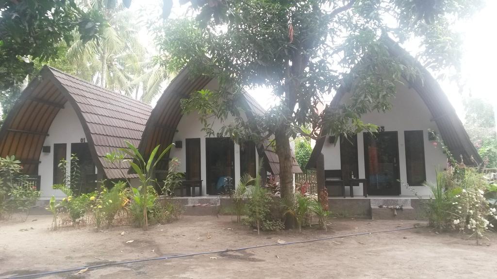 Hello Lumbung Homestay Gili Air Esterno foto