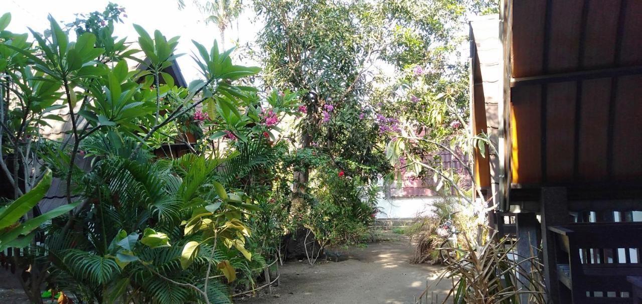 Hello Lumbung Homestay Gili Air Esterno foto